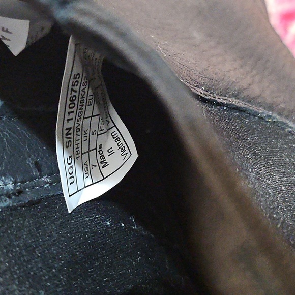 Ugg Arleta Wedge Bootie - Picture 5 of 5